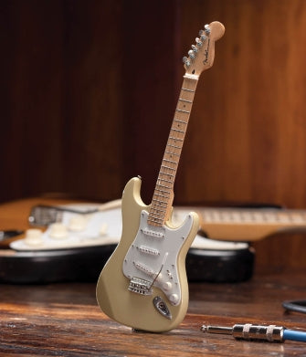 Fender Stratocaster - Cream Finish